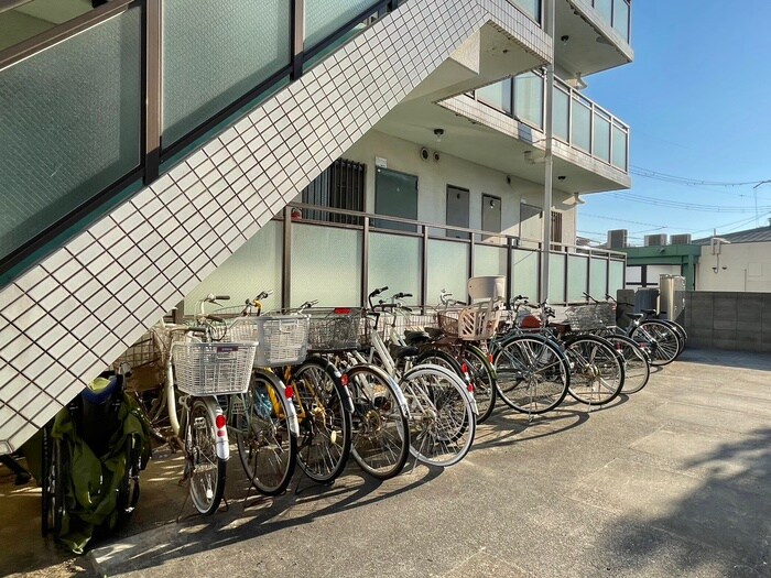 コ－ポいずみの駐輪場