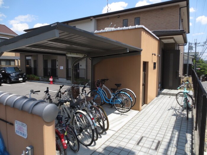 物件外観写真3　(駐輪場)