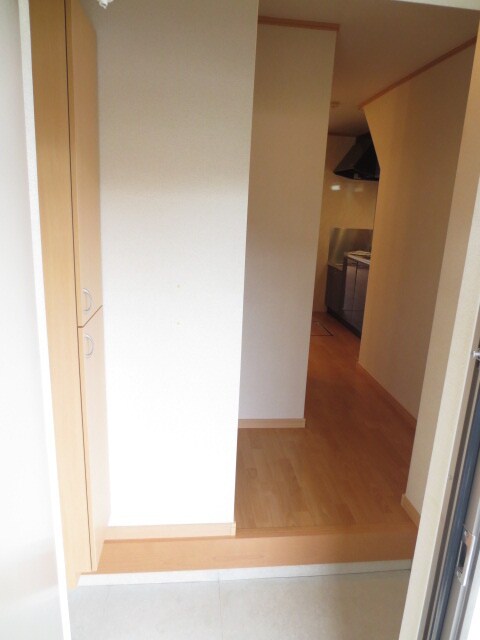 物件内観写真12　(玄関)