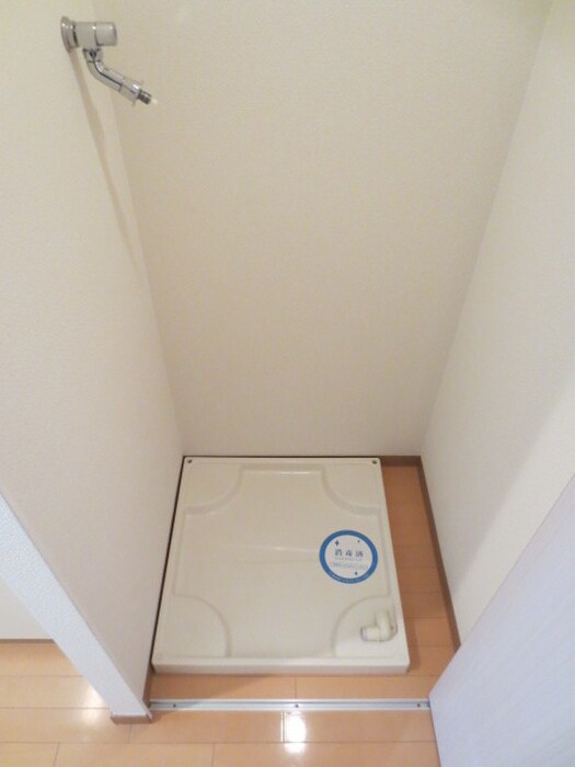 物件内観写真11　(洗濯機置場)