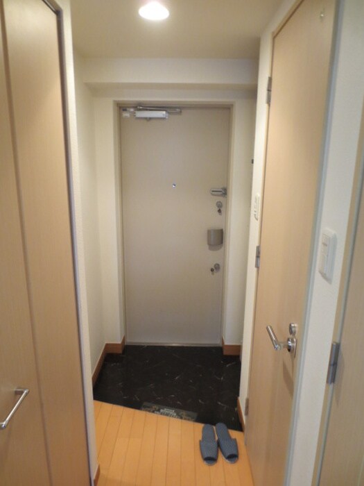 物件内観写真15　(玄関)