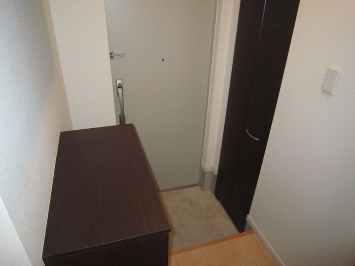 物件内観写真15　(玄関)