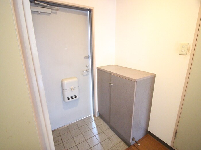 物件内観写真16　(玄関)