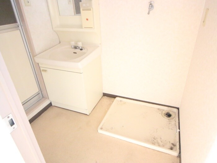 物件内観写真17　(洗濯機置場)