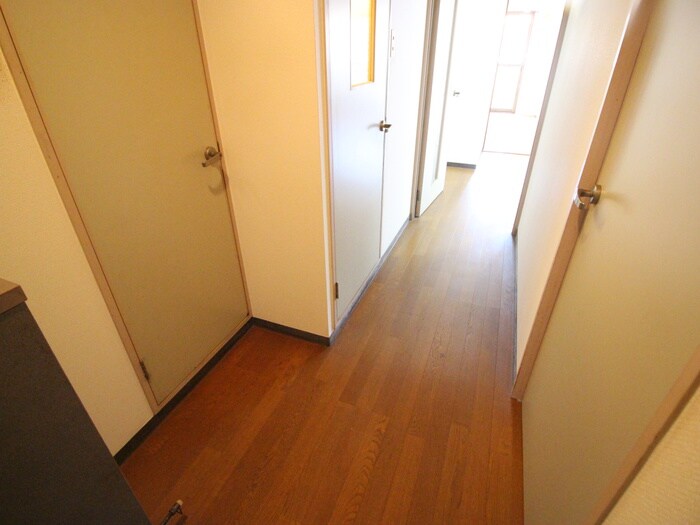 物件内観写真18　(廊下)