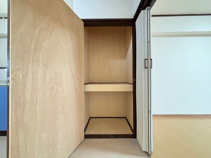 物件内観写真18　(収納)