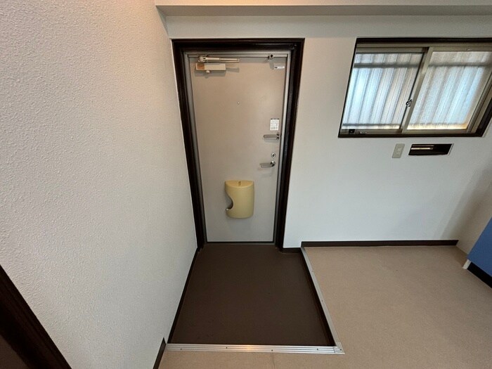 物件内観写真19　(玄関)