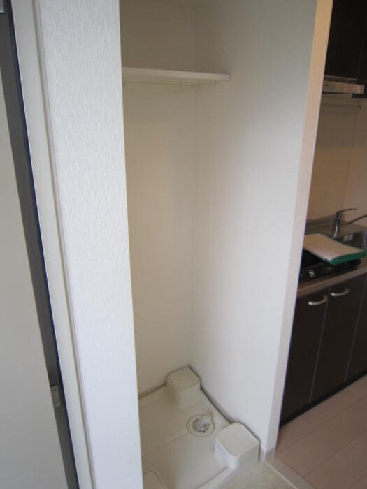 物件内観写真8　(洗濯機置場)