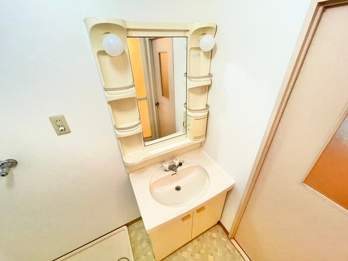 物件内観写真9　(洗面)