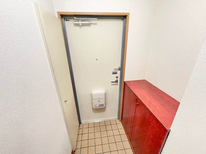 物件内観写真15　(玄関)