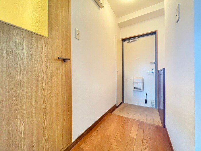 物件内観写真20　(廊下)