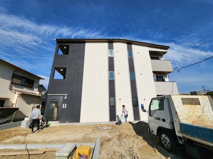 物件外観写真2　(駐車場)