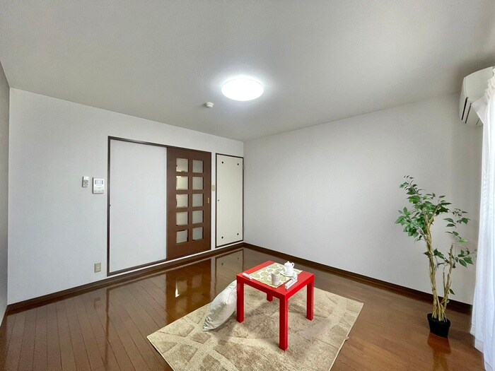 物件内観写真8　(居室)