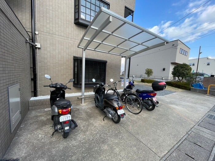物件外観写真5　(駐輪場)