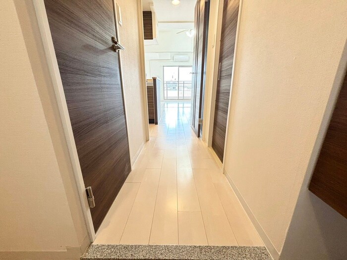 物件内観写真19　(玄関)