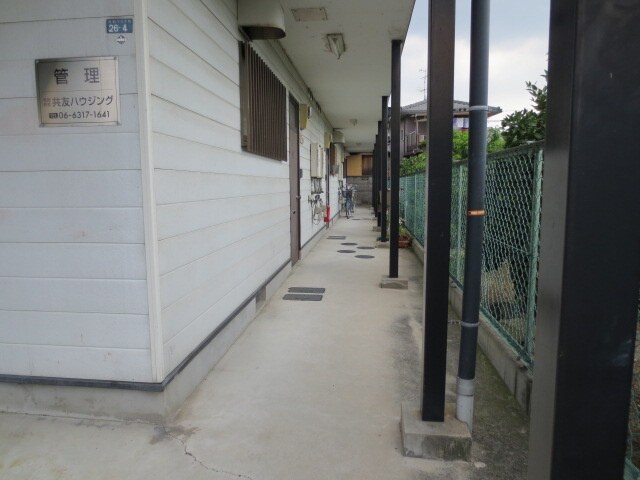 物件外観写真2　(エントランス部分)