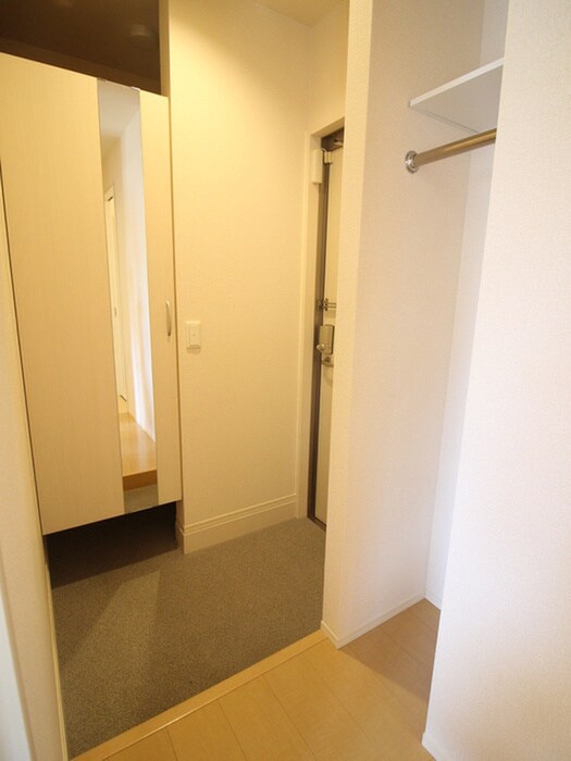 物件内観写真13　(玄関)