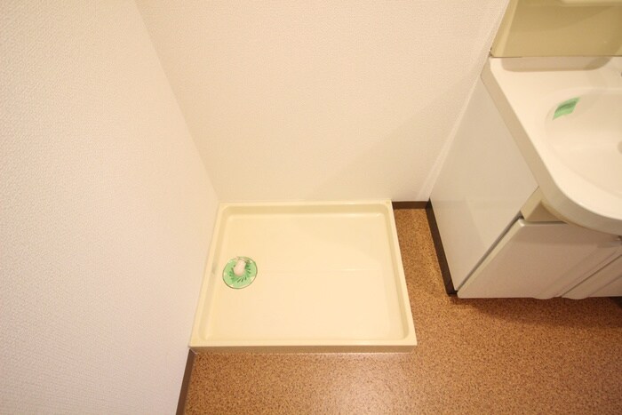 物件内観写真14　(洗濯機置場)