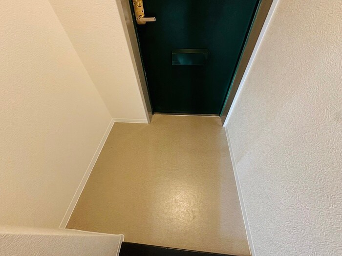 物件内観写真18　(玄関)