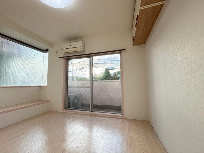 物件内観写真9　(居室)