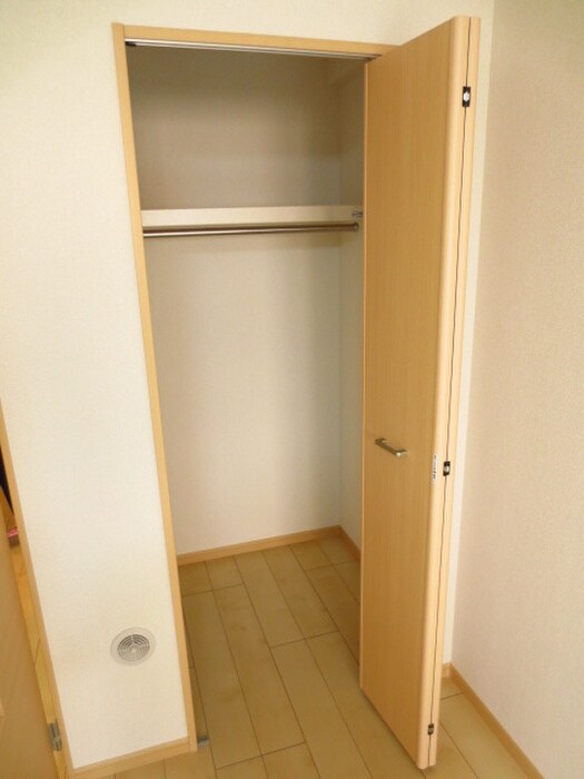 物件内観写真13　(収納)