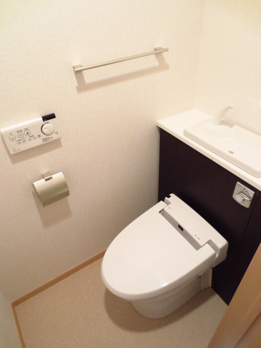 物件内観写真14　(トイレ)