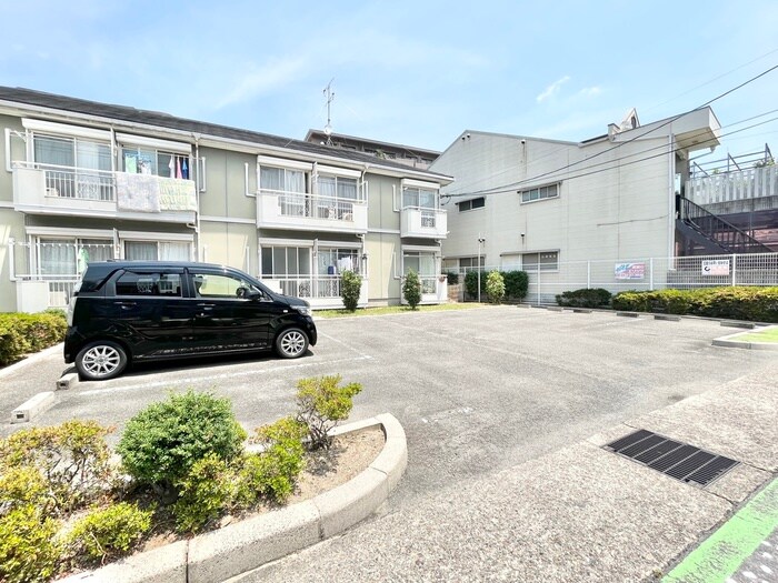 物件外観写真5　(駐車場)