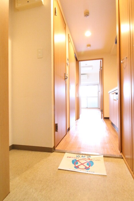 物件内観写真5　(玄関)