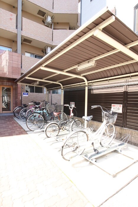 物件外観写真3　(駐輪場)