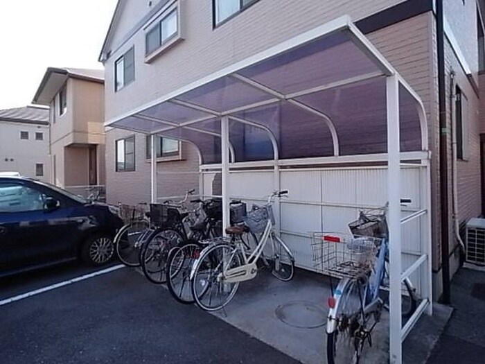 物件外観写真2　(駐輪場)
