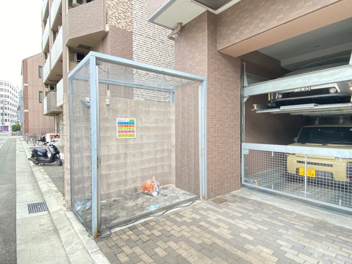 物件外観写真6　(駐車場)