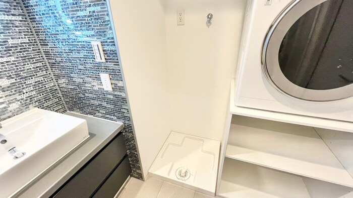 物件内観写真12　(洗濯機置場)