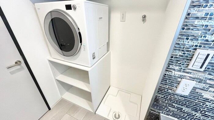 物件内観写真12　(洗濯機置場)