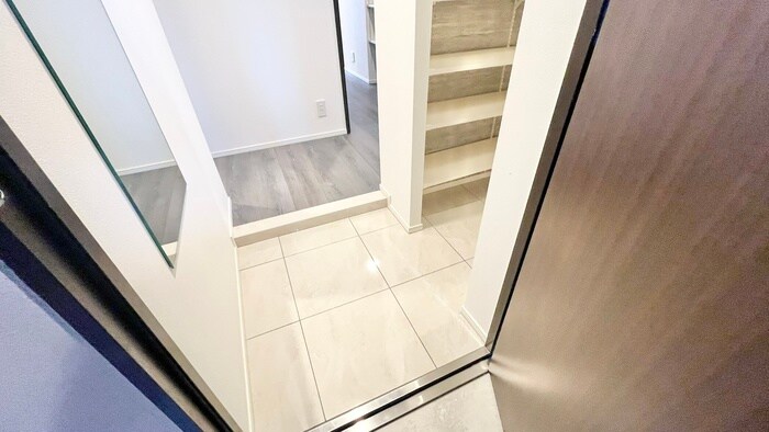 物件内観写真14　(玄関)