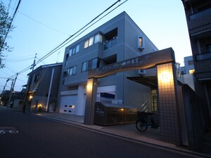 御所プレジデントハウス外観写真