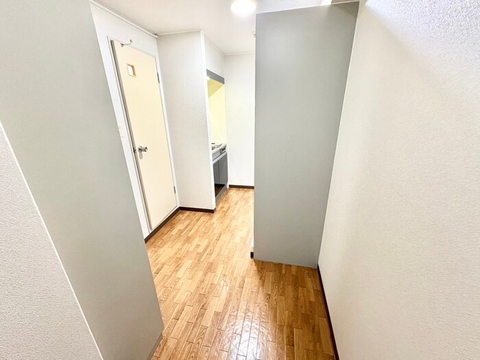 物件内観写真14　(廊下)