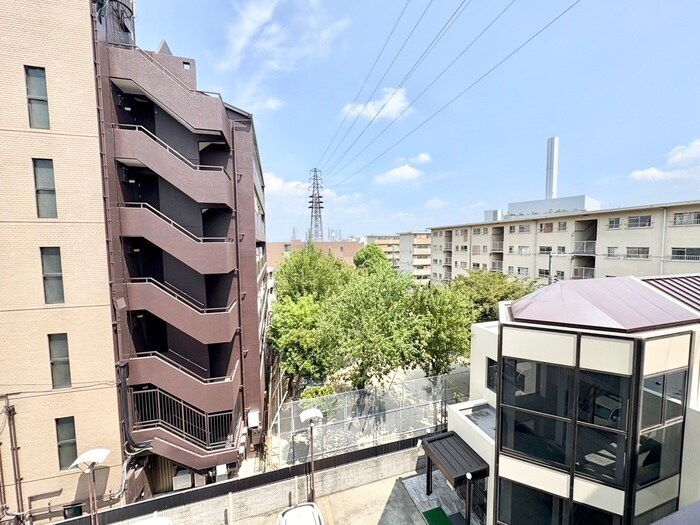 物件内観写真21　(室内からの展望)