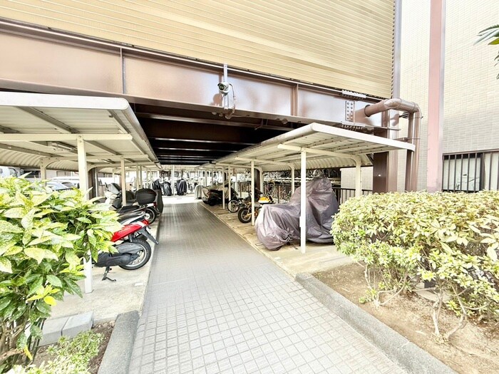 物件外観写真3　(駐輪場)