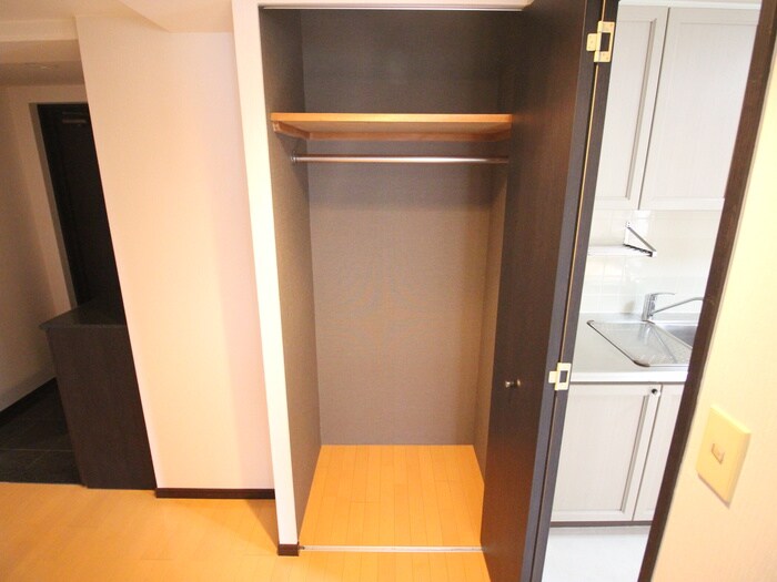 物件内観写真18　(収納)