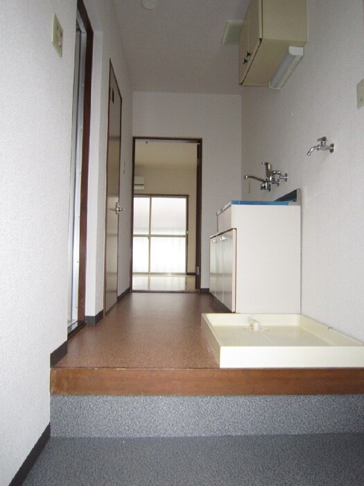 物件内観写真13　(玄関)