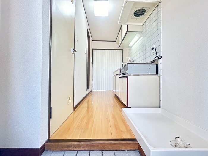 物件内観写真9　(廊下)