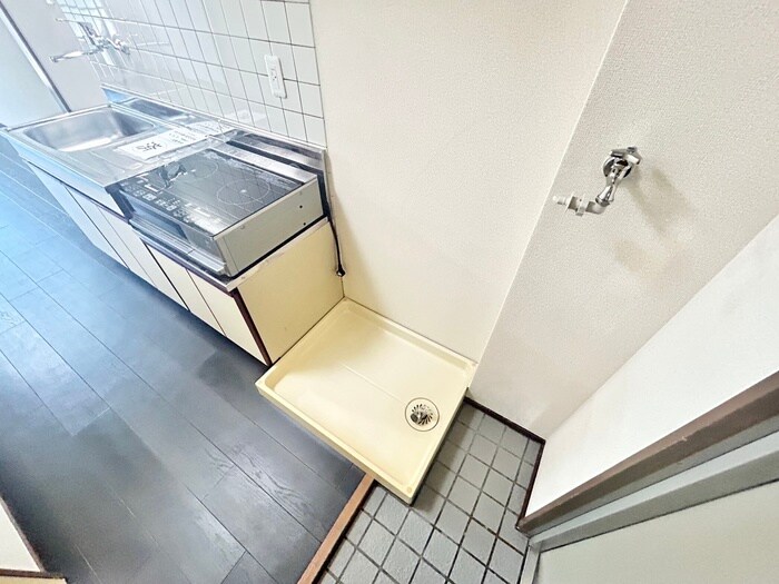 物件内観写真14　(洗濯機置場)