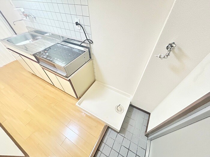 物件内観写真14　(洗濯機置場)