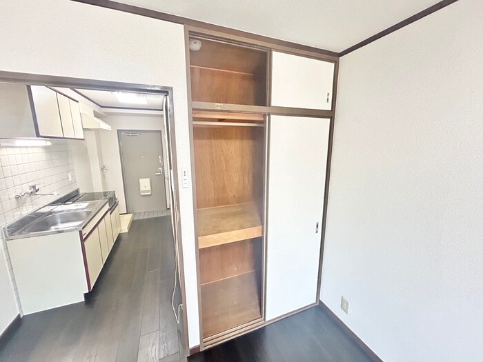 物件内観写真15　(収納)