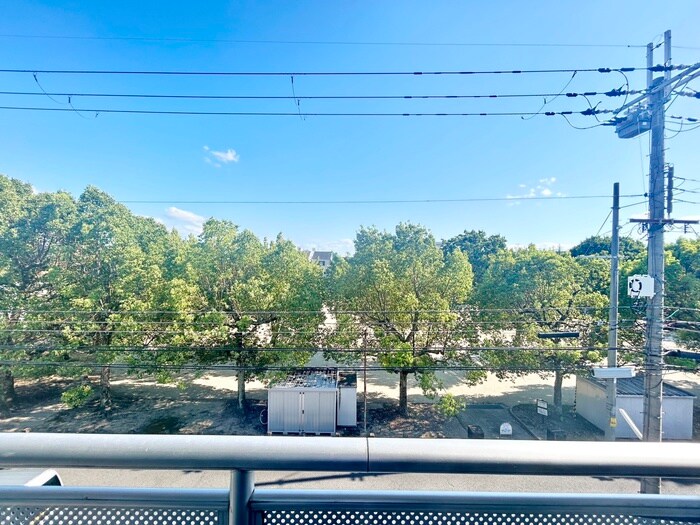 物件内観写真22　(室内からの展望)