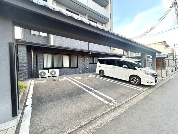 物件外観写真3　(駐車場)