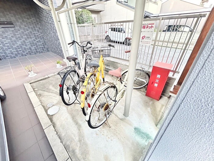 物件外観写真6　(駐輪場)