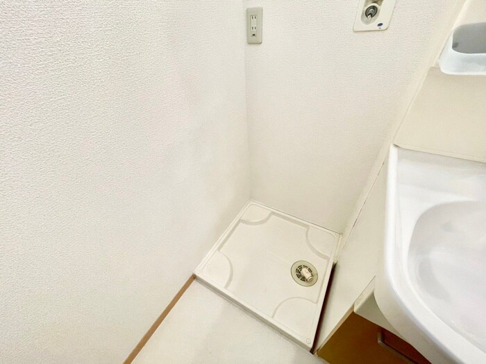 物件内観写真11　(洗濯機置場)