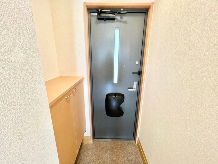 物件内観写真15　(玄関)