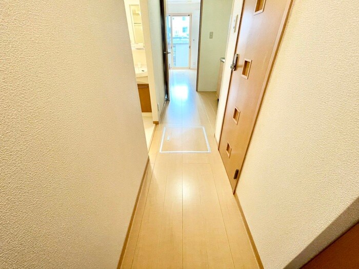 物件内観写真17　(廊下)